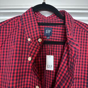 GAP Men's Red and Black Plaid Shirt